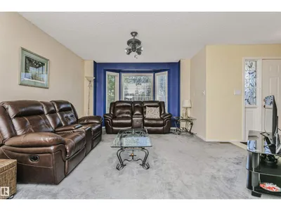 1612 80A ST NW photo 6