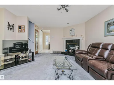 1612 80A ST NW photo 9