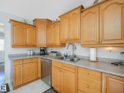 10527 134A AV NW photo 17