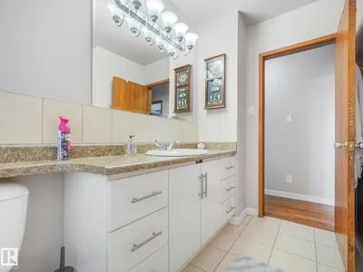 10527 134A AV NW photo 26