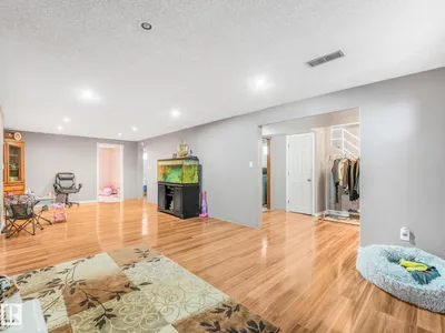 10527 134A AV NW photo 32