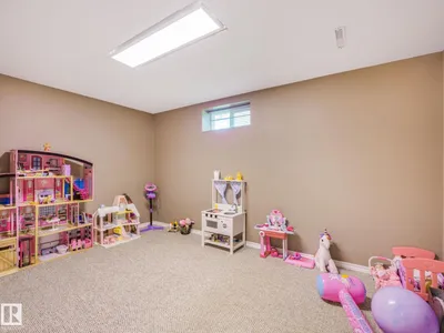 10527 134A AV NW photo 35