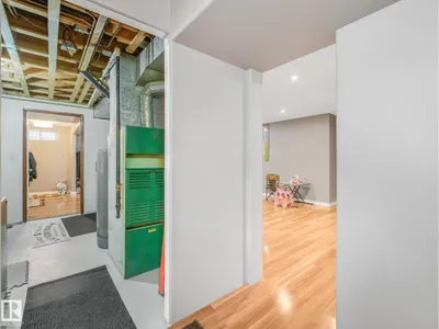 10527 134A AV NW photo 42
