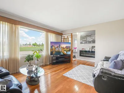 10527 134A AV NW photo 7