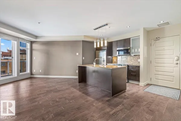#406 10388 105 ST NW photo 3