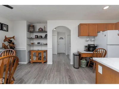 #2 1650 42 ST NW photo 4