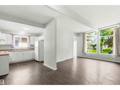 8123 8125 83 AV NW photo 10