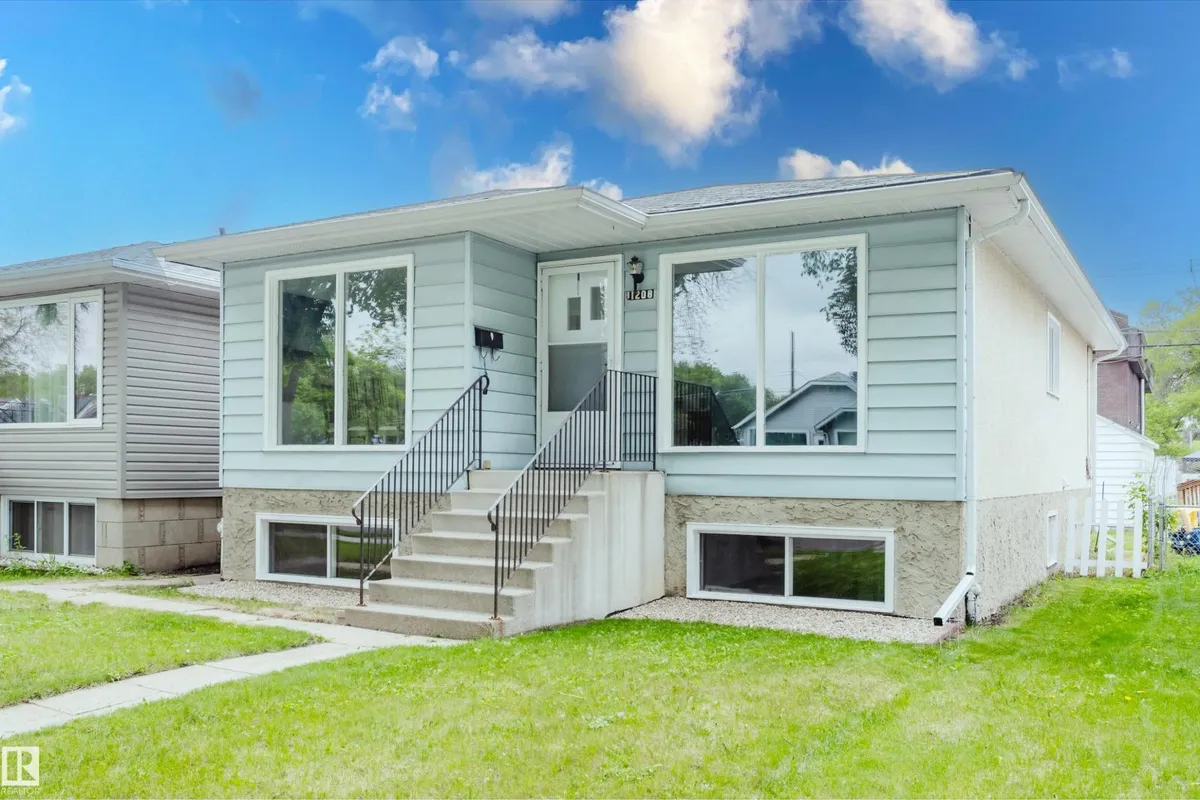 11208 69 ST NW exterior