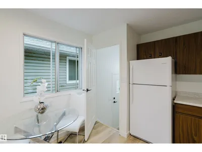11208 69 ST NW photo 16