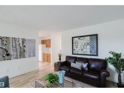 11208 69 ST NW photo 8