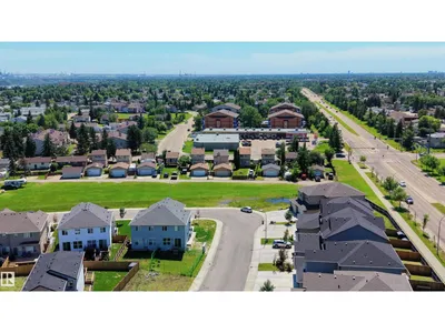 2522 152 AV NW photo 30