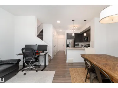 2522 152 AV NW photo 8