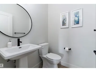 3804 42 AV photo 33