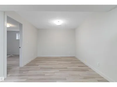 3804 42 AV photo 39