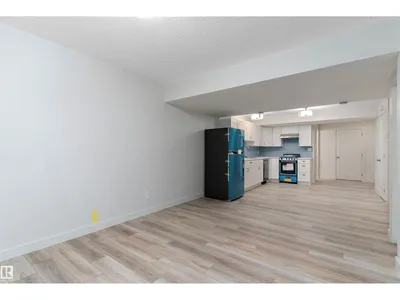 3804 42 AV photo 40