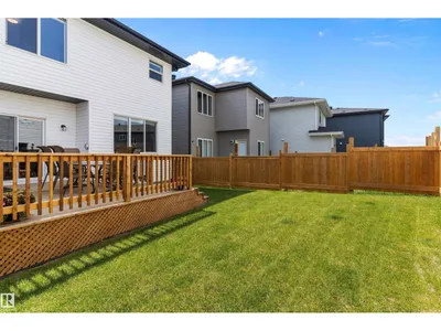 3804 42 AV photo 49
