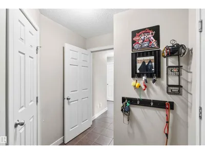 20032 131 AV NW photo 10