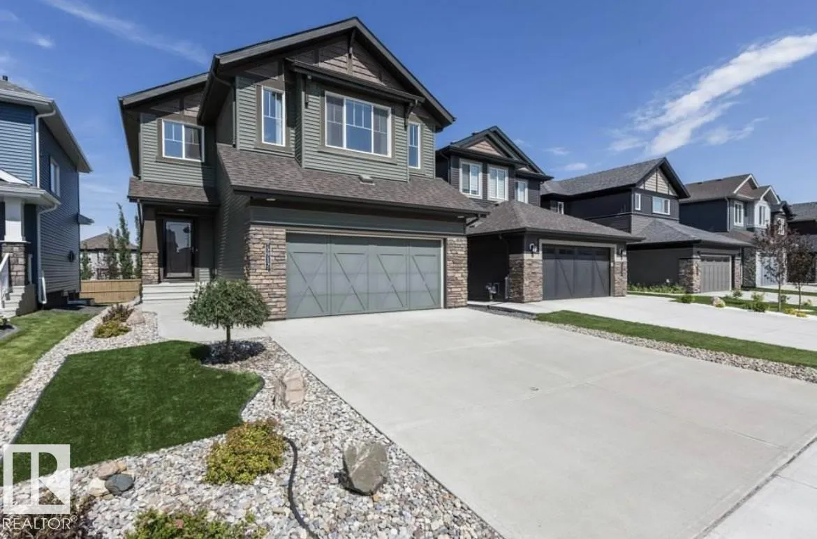 5912 19 AV SW exterior