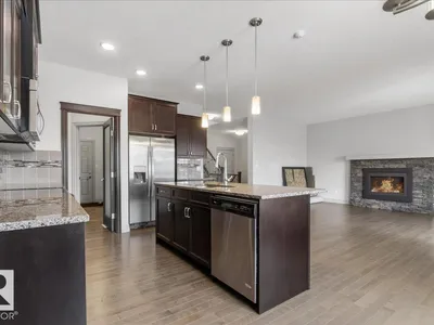 5912 19 AV SW photo 12