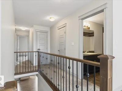 5912 19 AV SW photo 25