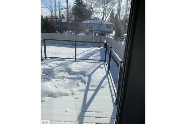 7921 97 AV NW photo 2