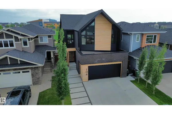104 EDGEWATER CI photo 3