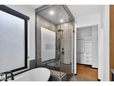 104 EDGEWATER CI photo 31