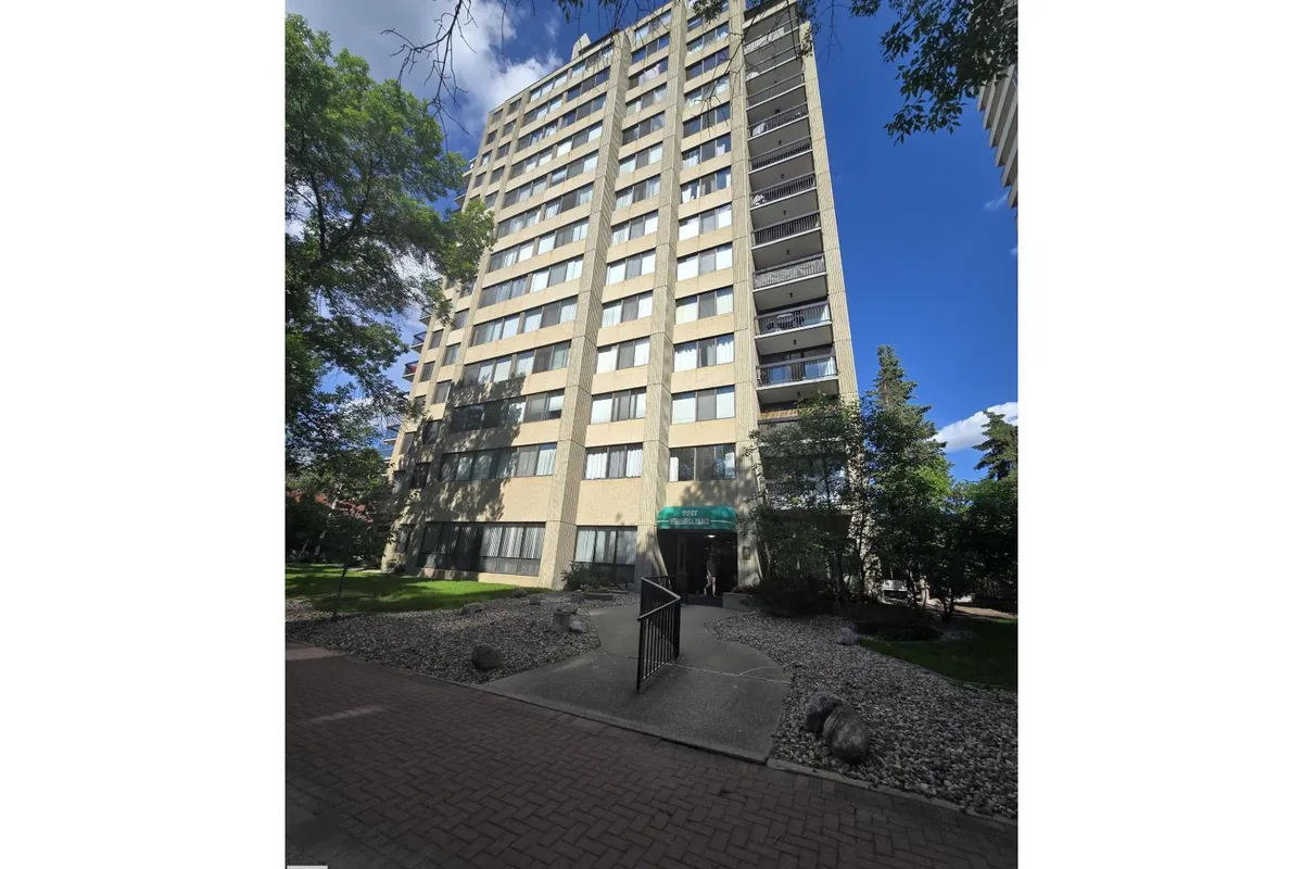 #1204 9921 104 ST NW exterior