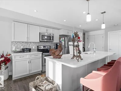 #211 5029 EDGEMONT BV NW photo 9