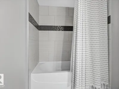 #211 5029 EDGEMONT BV NW photo 21