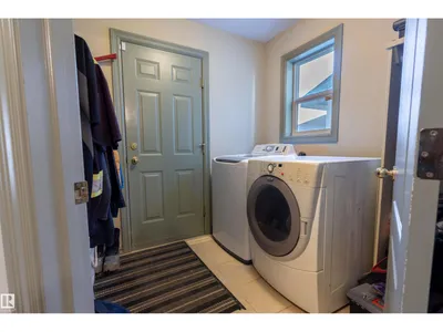 11813 12 AV NW photo 20