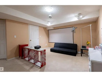 11813 12 AV NW photo 32