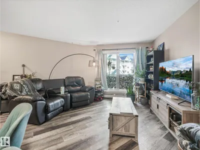 #214 2204 44 AV NW photo 7