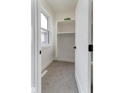 4727 17 AV SW photo 37