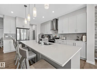 20023 26 AV NW photo 8