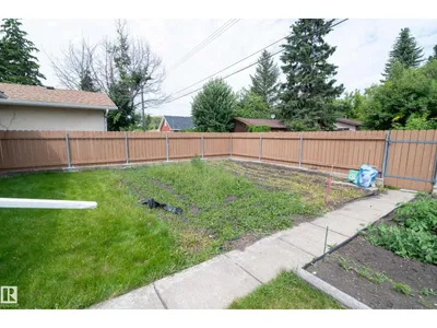 8316 73 AV NW photo 14