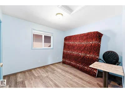 14908 137 ST NW photo 26