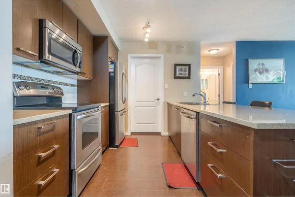 #2401 7343 SOUTH TERWILLEGAR DR NW photo 3