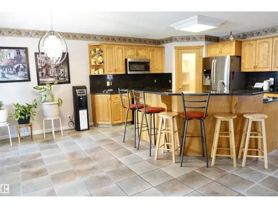 8504 160A AV NW photo 13