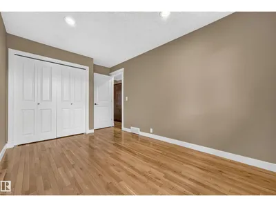 12819 45 ST NW photo 27