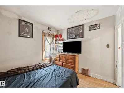11325 101 ST NW photo 9