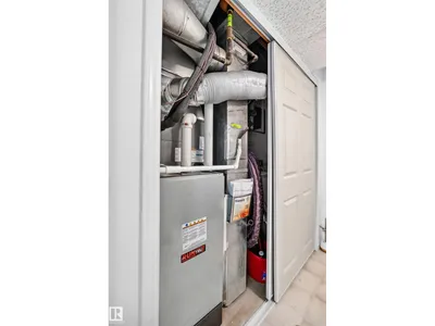 #51 9630 176 ST NW photo 32