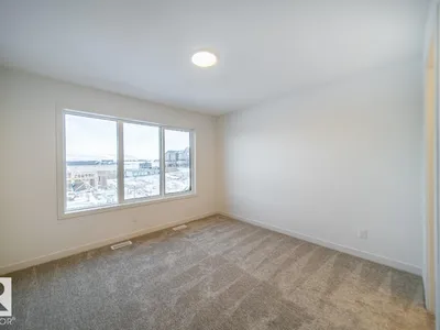 5601 69 ST photo 7