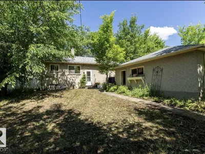 8719 67 AV NW photo 34