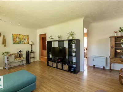 8719 67 AV NW photo 14