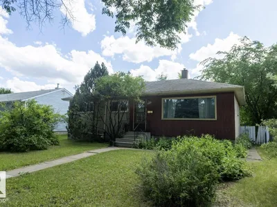 8719 67 AV NW photo 36