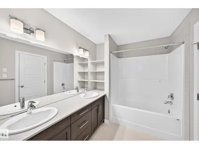 17436 9 AV SW SW photo 31