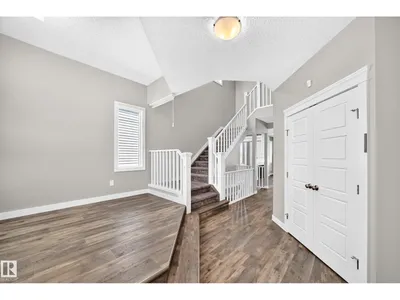 17436 9 AV SW SW photo 4