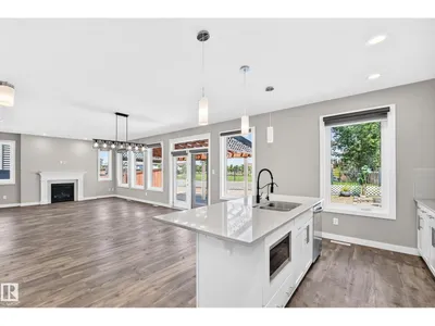 17436 9 AV SW SW photo 7