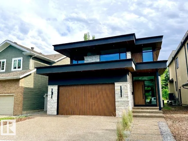 8807 99 AV NW, Edmonton